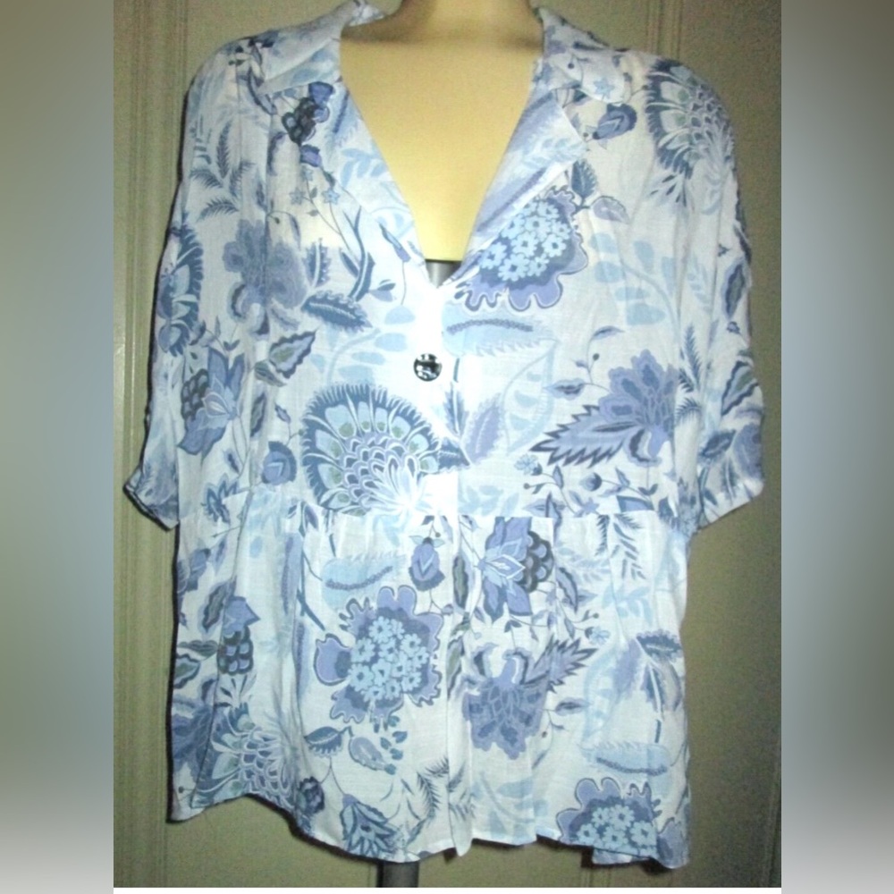 Unique Spectrum Light Blue Floral Blouse